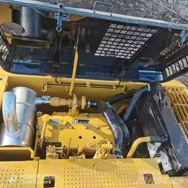 CAT 320D2 Crawler excavators