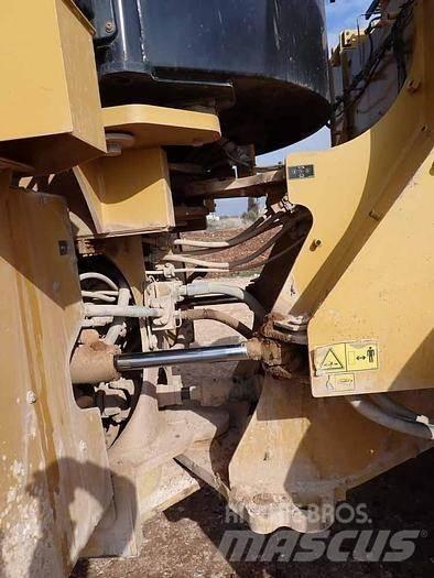 CAT 966M Wheel loaders