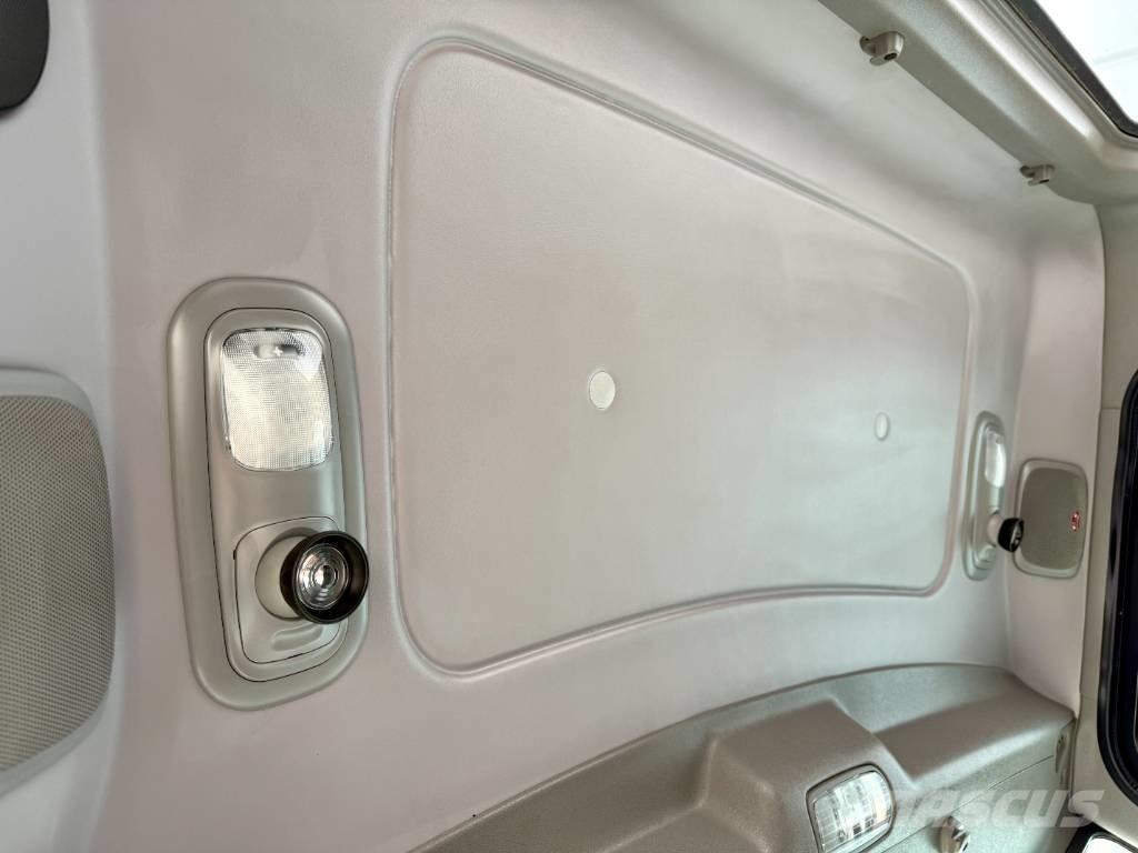 Peterbilt 389 Tractor Units