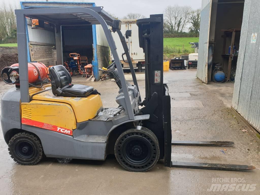 TCM FG25T3 LPG trucks