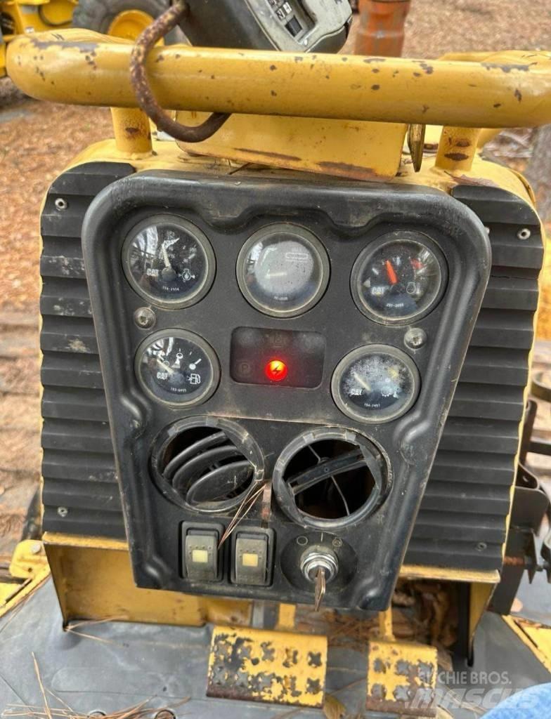 CAT D 3 G LGP Crawler dozers