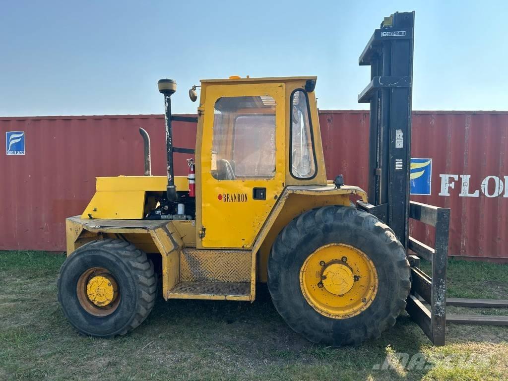 Sellick S80 Rough terrain trucks