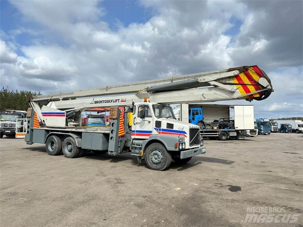 Volvo N12-1-V-6X2 Crane trucks
