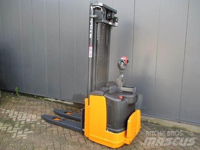 Still EGV S14 Pedestrian stacker