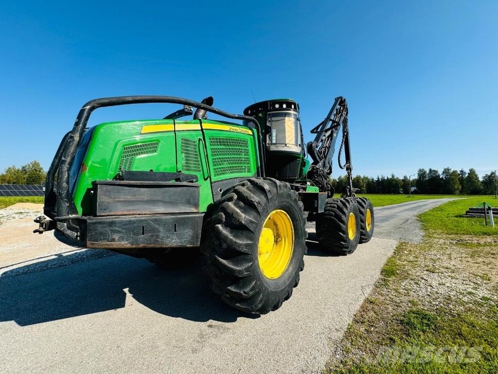 John Deere 1470 E Harvesters