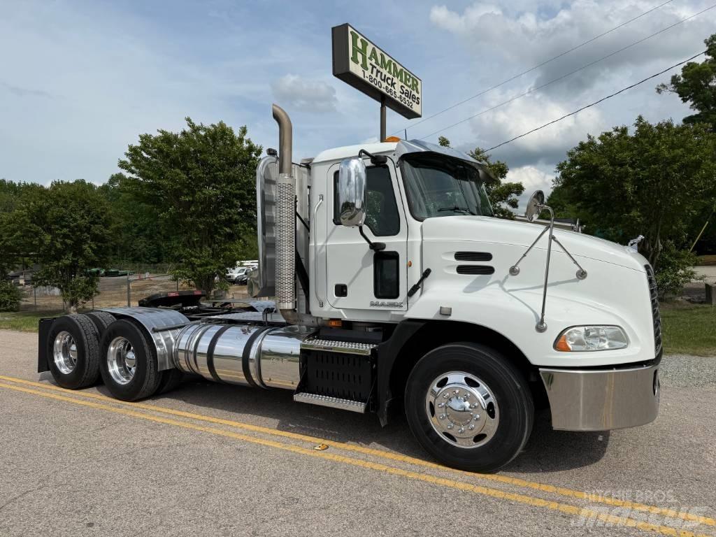 Mack CXU 613 Tractor Units