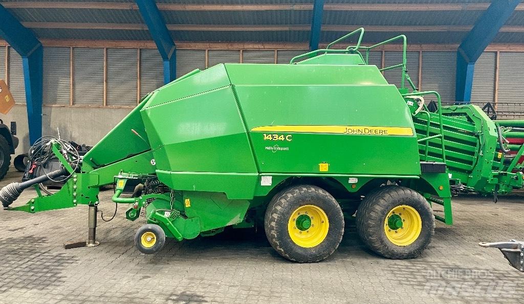 John Deere 1434 C Square balers