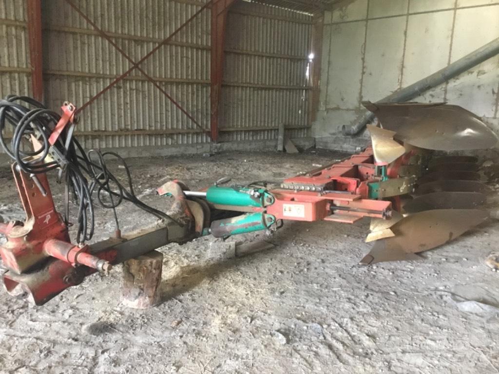 Kverneland Vendeplov Reversible ploughs