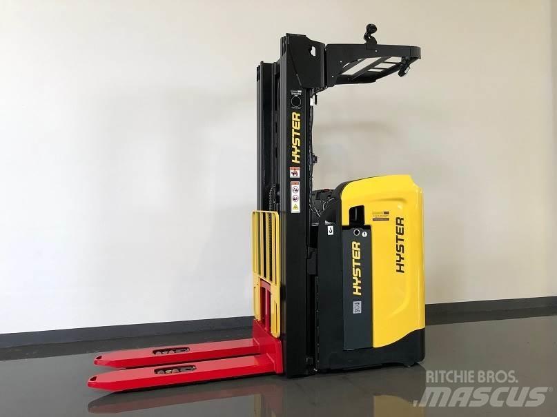 Hyster RS1.6IL Pedestrian stacker