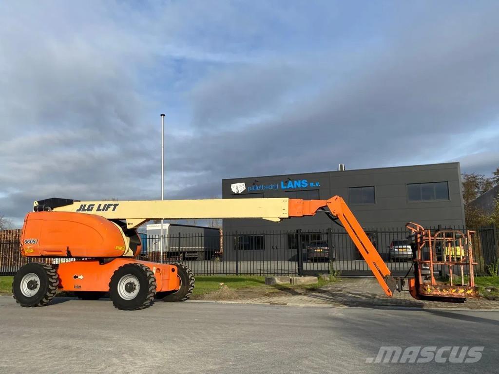 JLG 660SJ Telescopic boom lifts