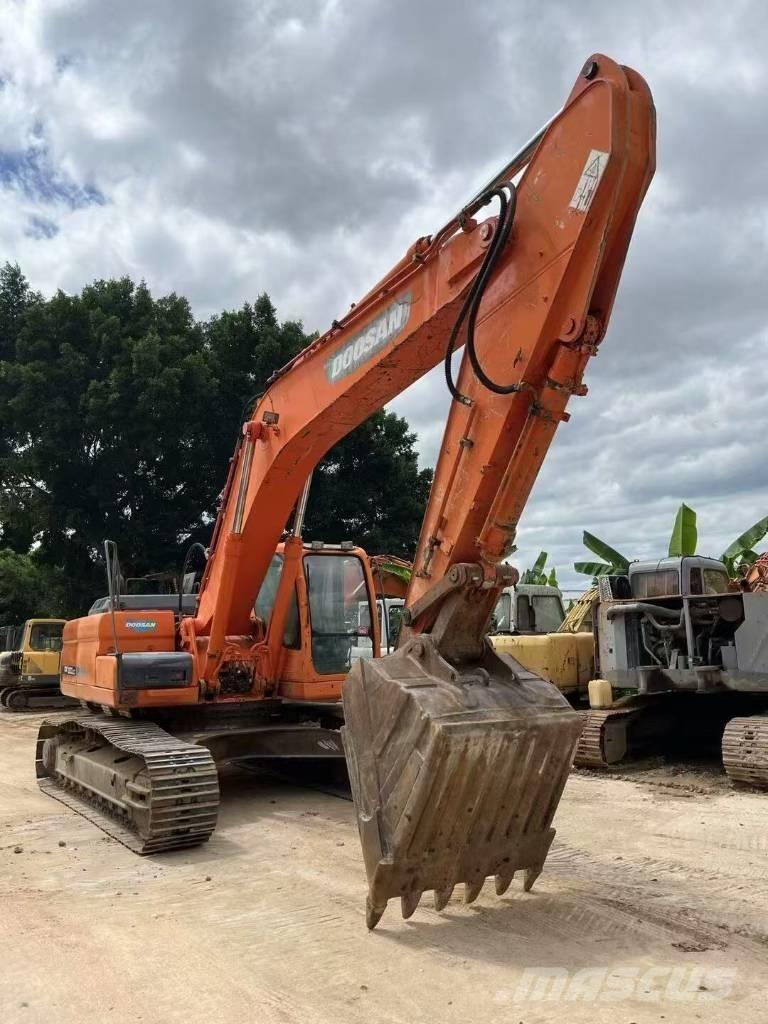 Doosan DX300LC Crawler excavators