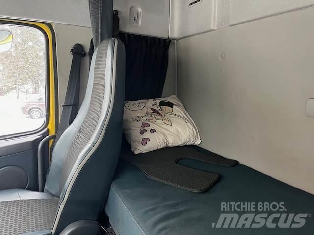 Volvo FM 13 8*4 Crane trucks