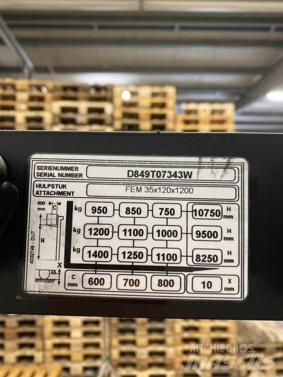 Yale MR14 Reach trucks