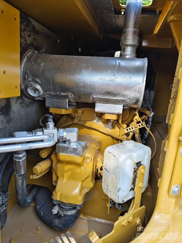 CAT 310 Crawler excavators
