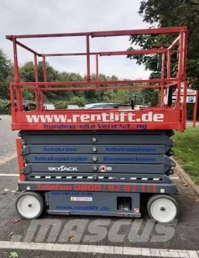 SkyJack SJ III 4740 Scissor lifts