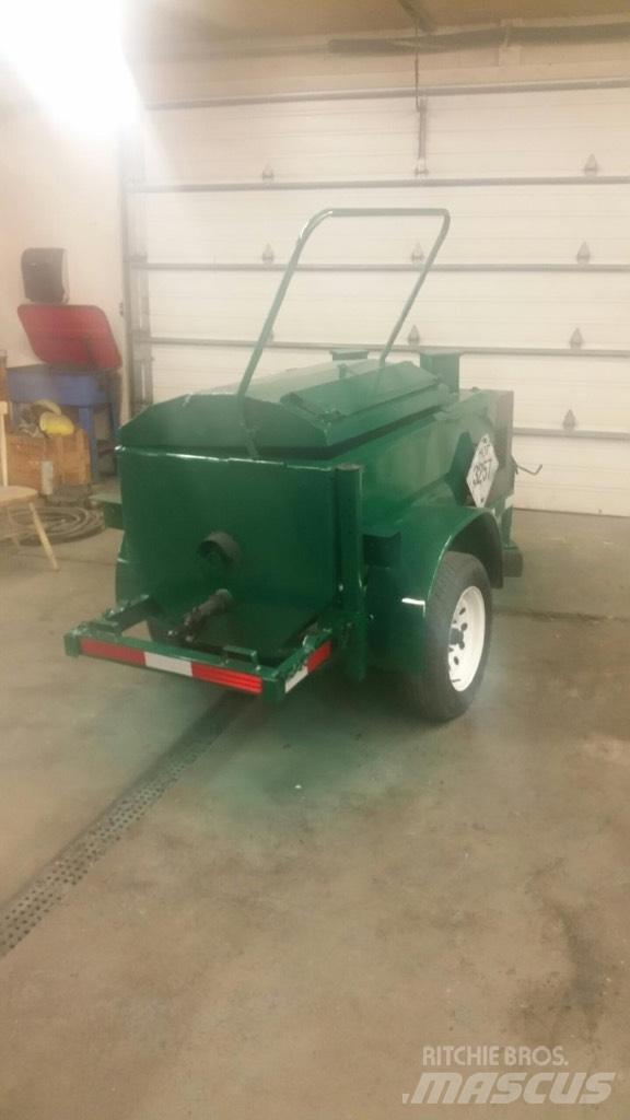Reeves TAR Kettle Bitumen sprayers