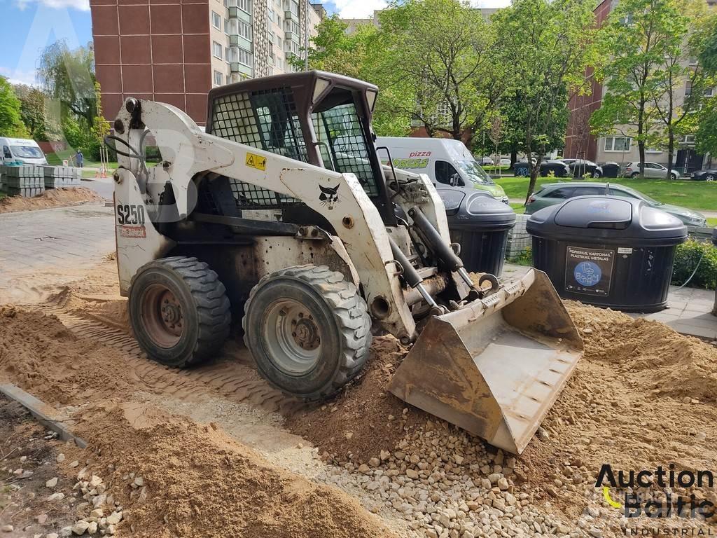 Bobcat S 250 Skid steer loaders