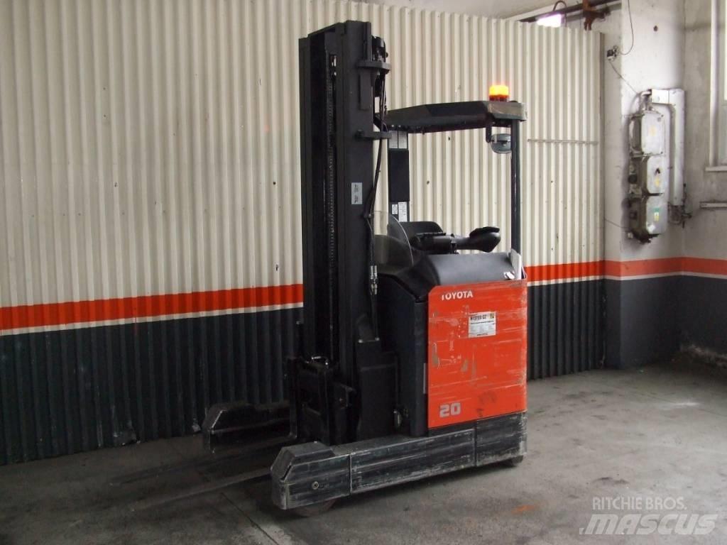Toyota 7FBRE20 Reach trucks