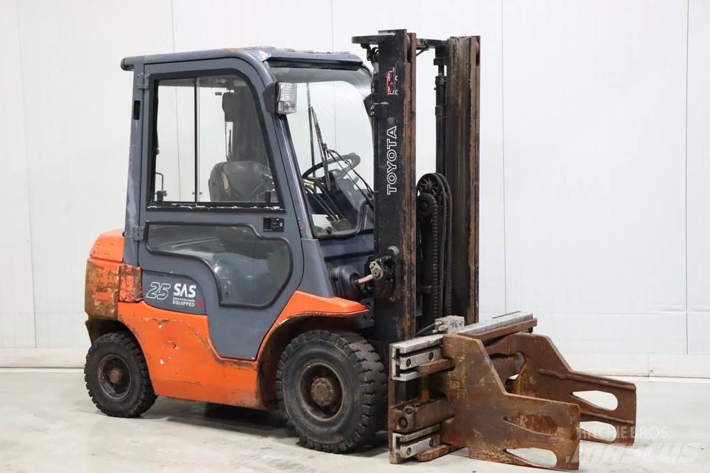 Toyota 62-7FDF25 Diesel trucks