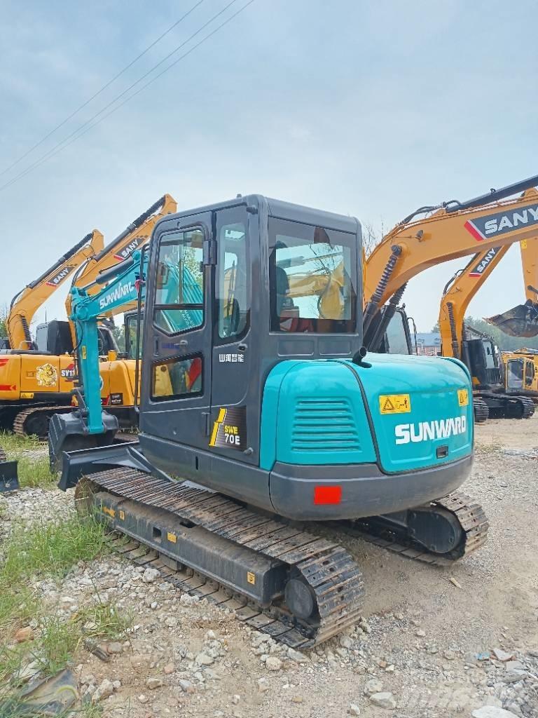 Sunward SWE70 Midi excavators  7t - 12t