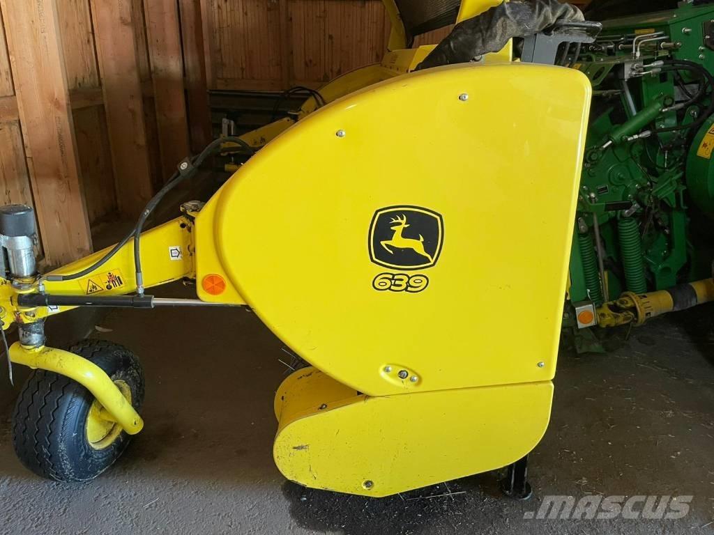 John Deere 8300 Self-propelled foragers