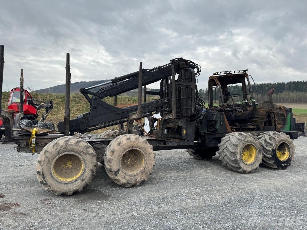 John Deere 1110 E Forwarders