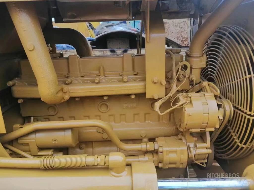 CAT D 4 C Crawler dozers