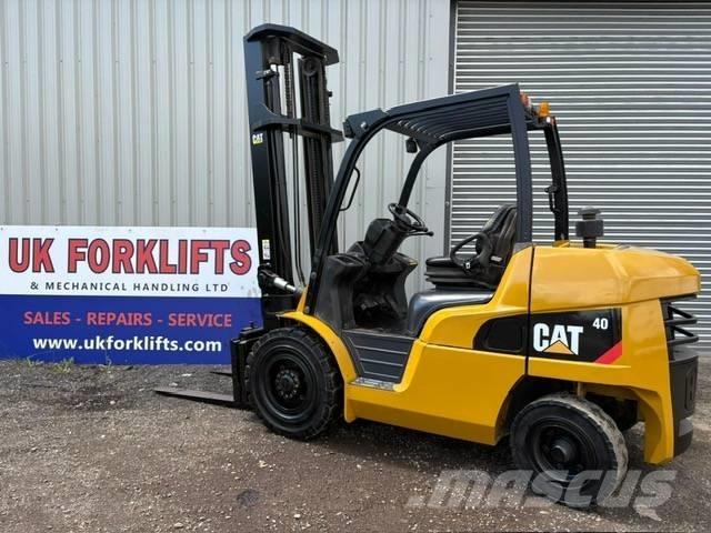CAT DP40NT Diesel trucks