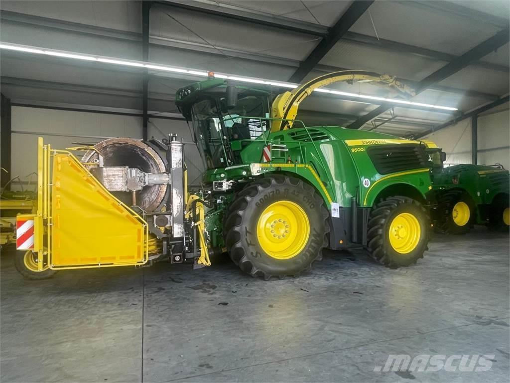 John Deere 8200i Self-propelled foragers