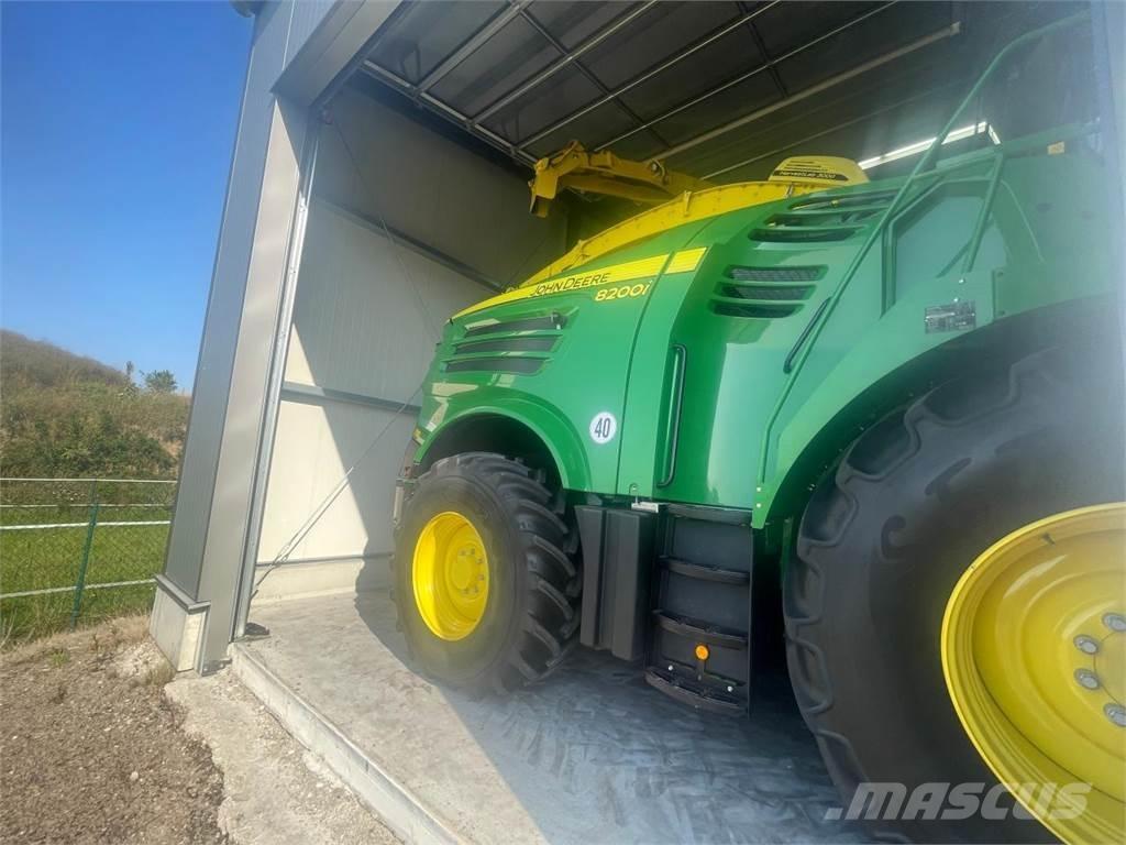 John Deere 8200i Self-propelled foragers