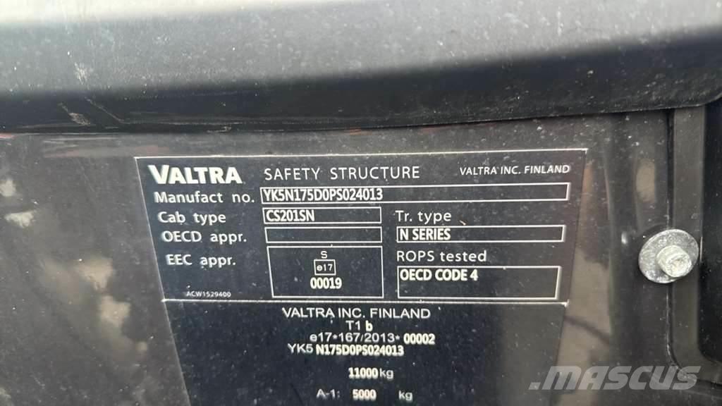 Valtra N175 Tractors