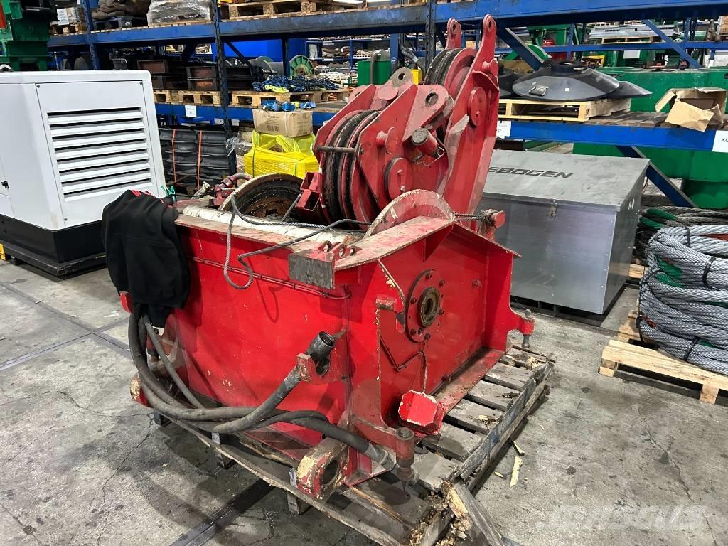 Grove GMK 6250 All terrain cranes