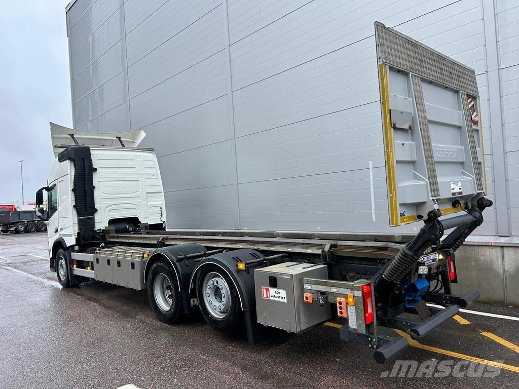 Volvo FM Cable lift demountable trucks