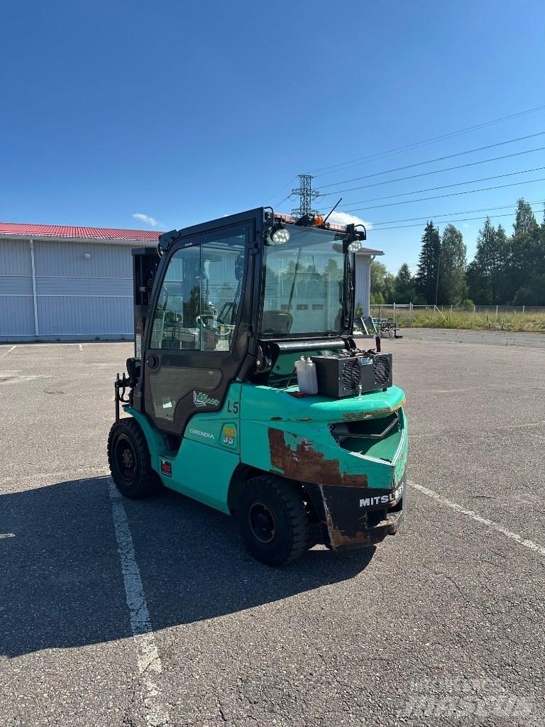 Mitsubishi FD 35 N Diesel trucks
