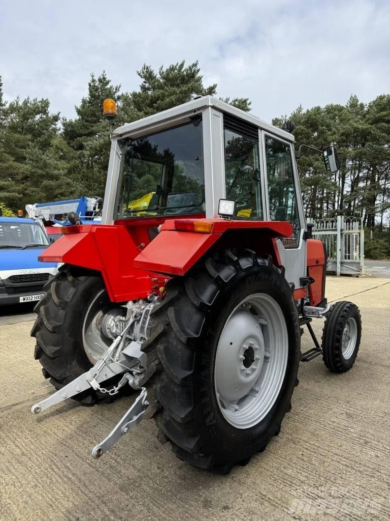 Massey Ferguson 690 Tractors