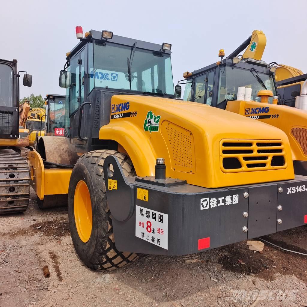 XCMG XS143J Crawler excavators