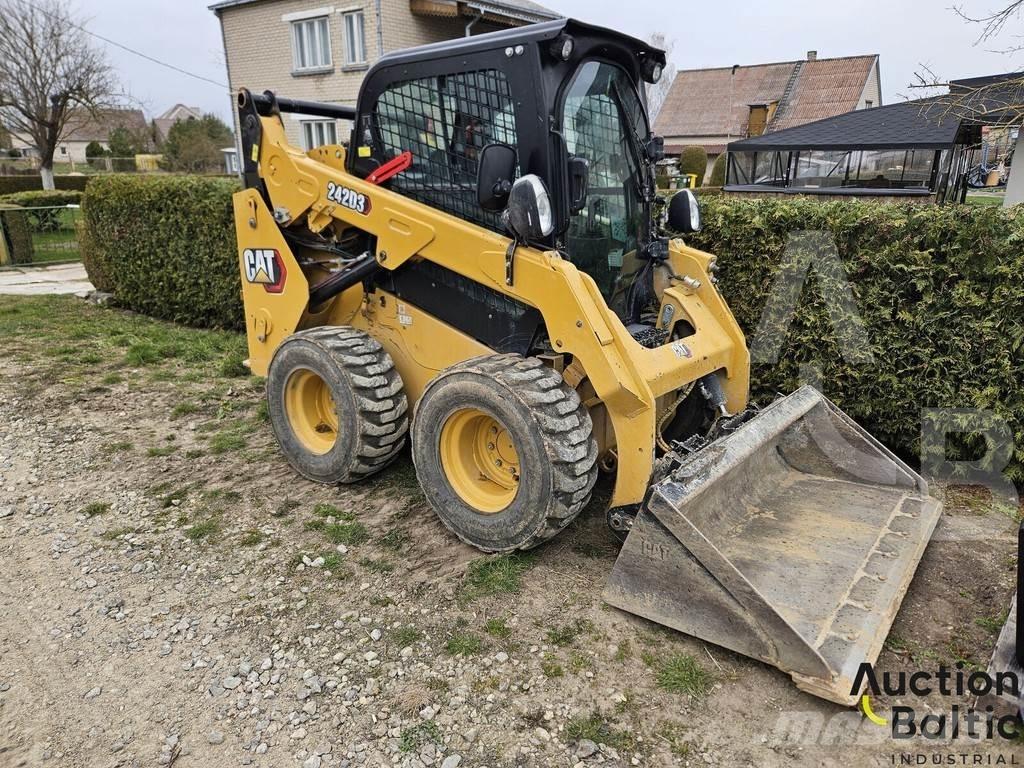 CAT 242 D 3 Skid steer loaders