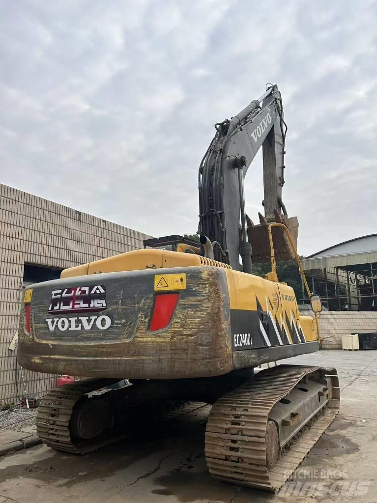 Volvo 240DL Crawler excavators