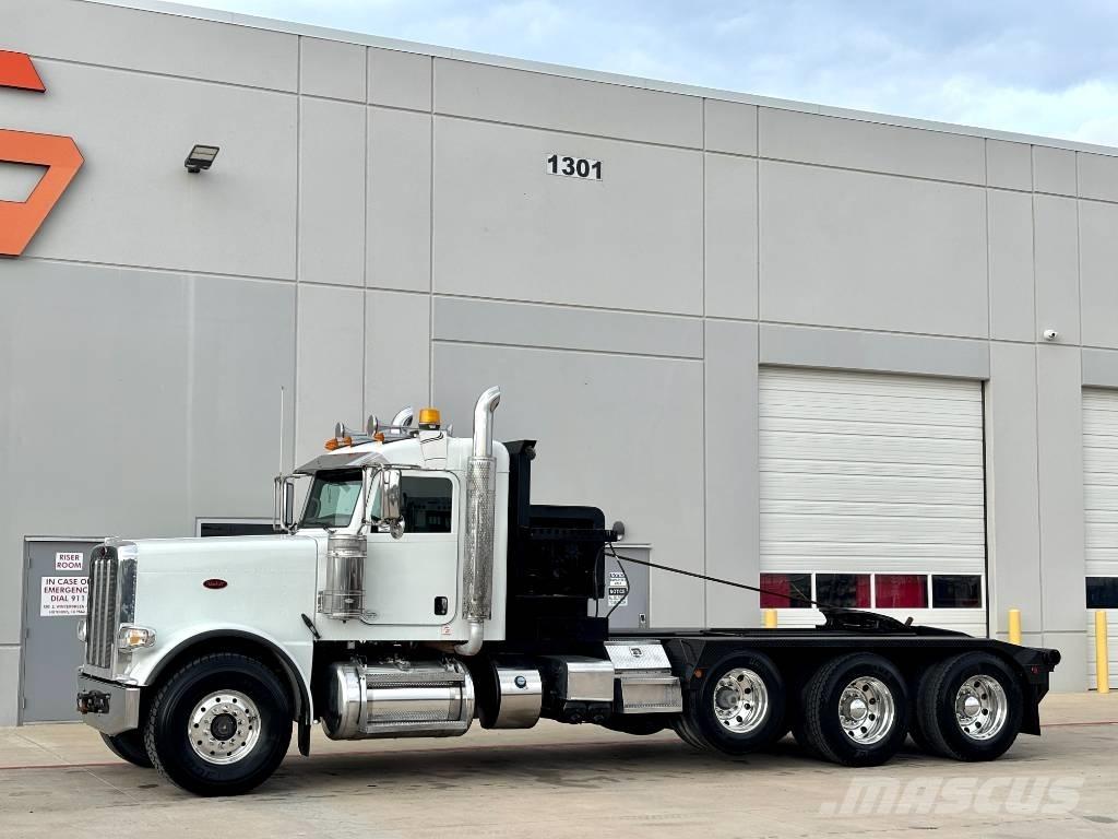 Peterbilt 389 Recovery vehicles