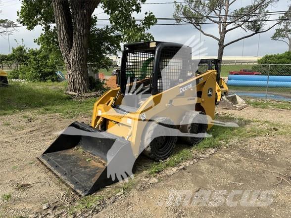 John Deere 315 Skid steer loaders