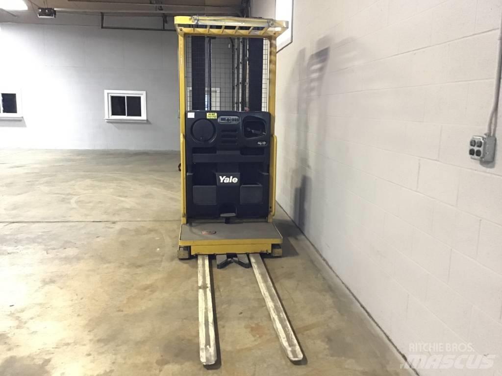 Yale OS030EFN24TE095 Medium lift order picker