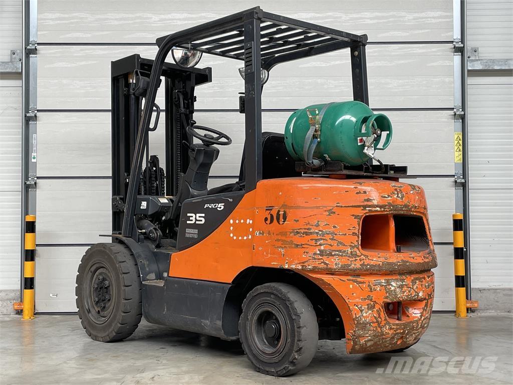 Doosan G35C-5 LPG trucks