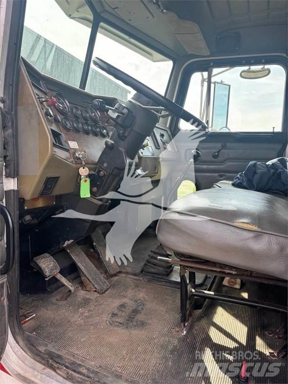 Peterbilt 357 Tipper trucks