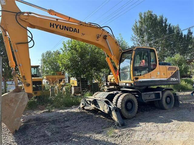 Hyundai 210W Wheeled excavators