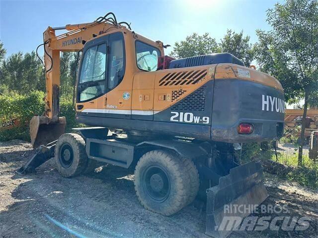 Hyundai 210W Wheeled excavators