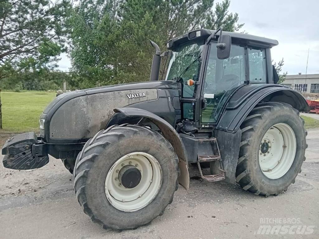 Valtra T 171 Tractors
