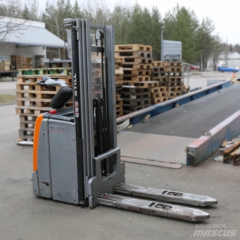 Still EXVSF14I Pedestrian stacker