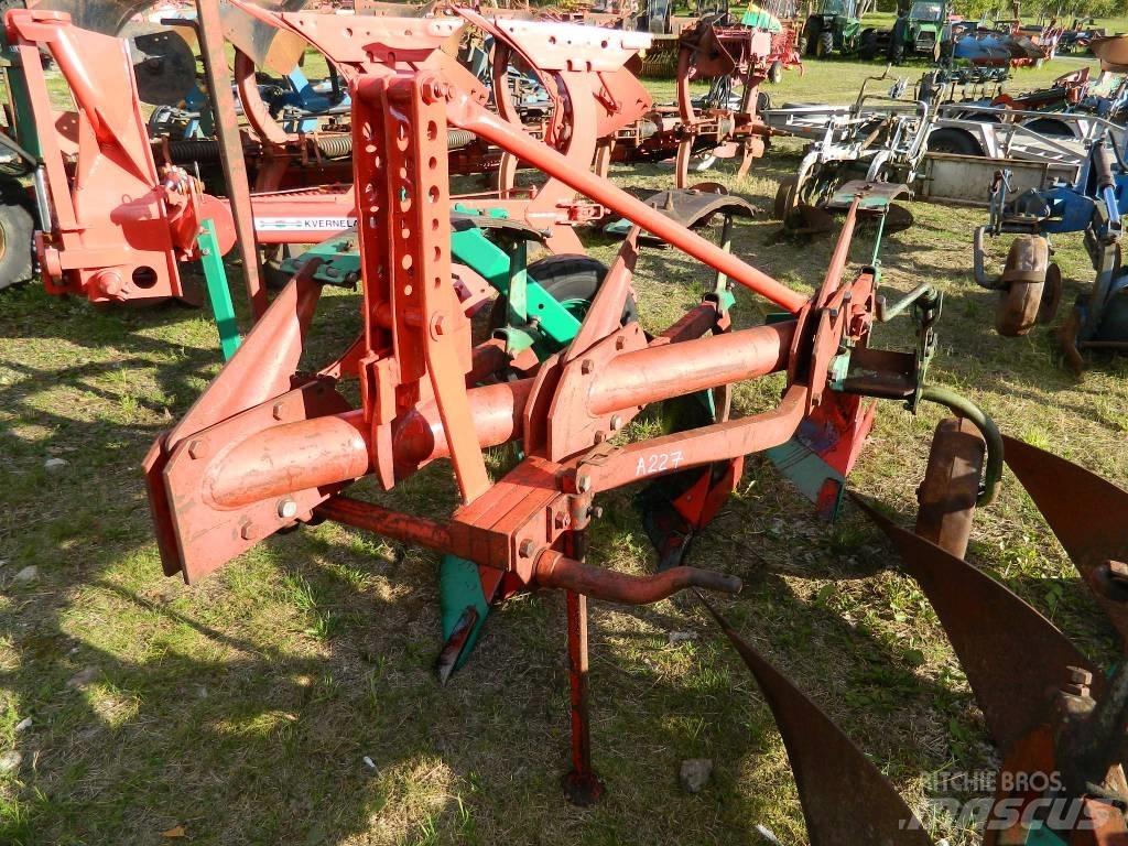 Kverneland 3 Conventional ploughs