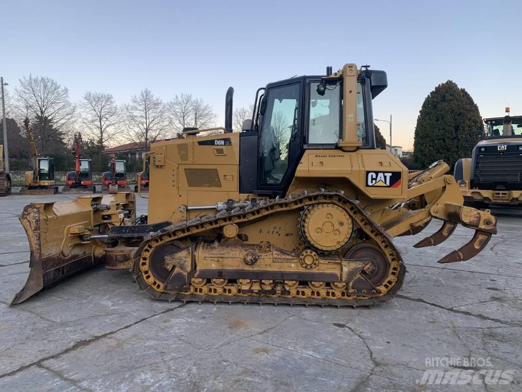 CAT D 6 N XL Crawler dozers