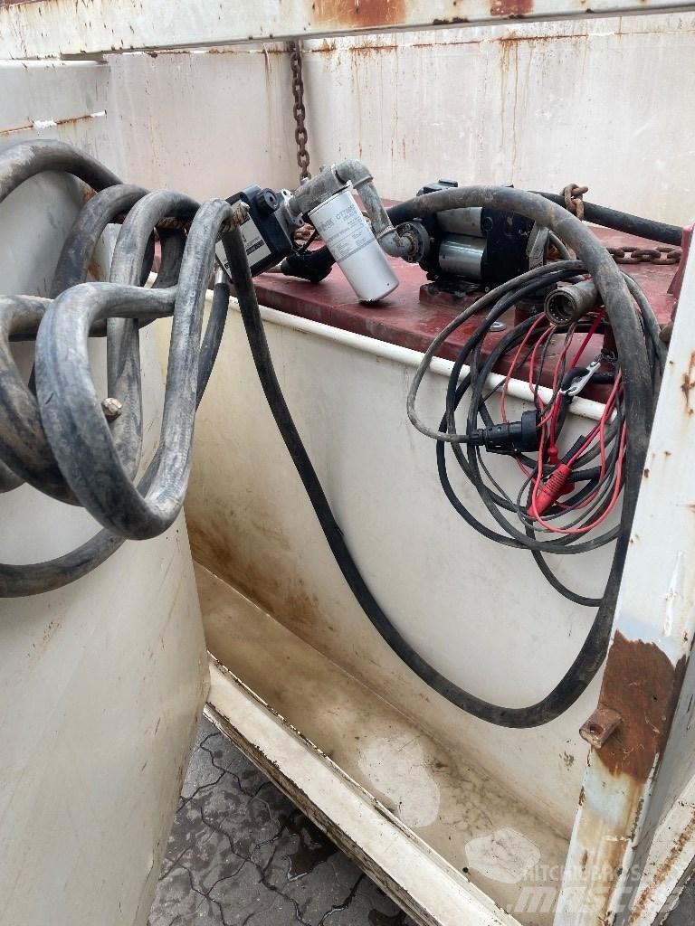  Roug 2000 L Tank Construction - Others